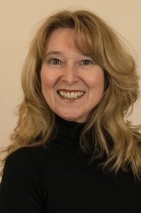 Headshot for Rhonda Perry