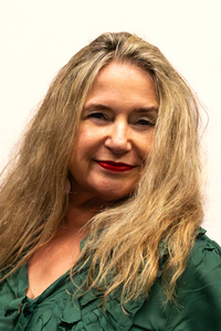 Karen Iwanski&squot;s Headshot