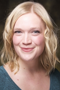 Headshot for Laura Coatsworth